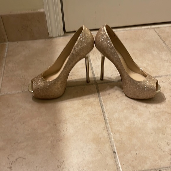 High heels - Picture 2 of 4